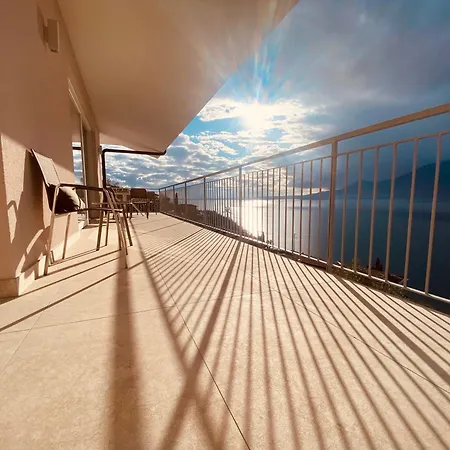 Holzi Apartamento Brenzone sul Garda